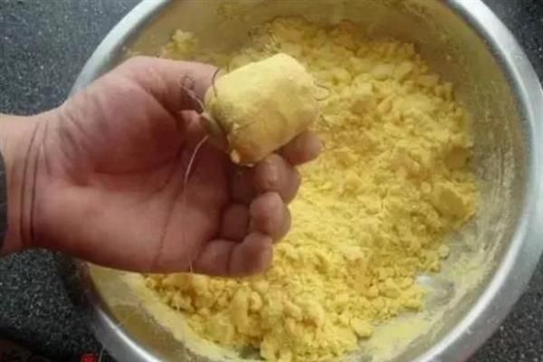 钓罗非鱼的饵料配方，常见以下3种配方