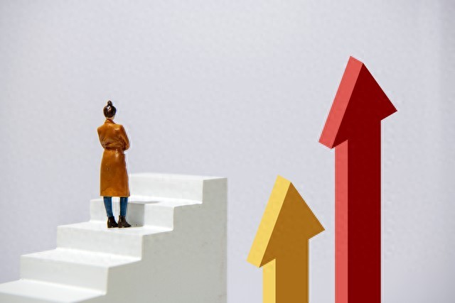 缩量普涨不慌资金换仓_四大热点集体爆发硬逻辑支撑_股票今天大盘多少点