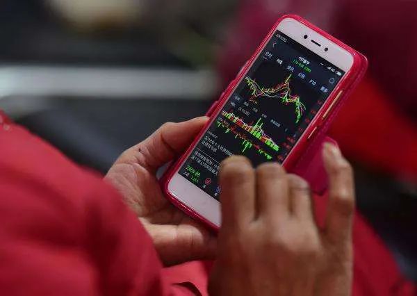 深圳程序员创业经历_男子炒股亏300万_A股投资失败案例分析