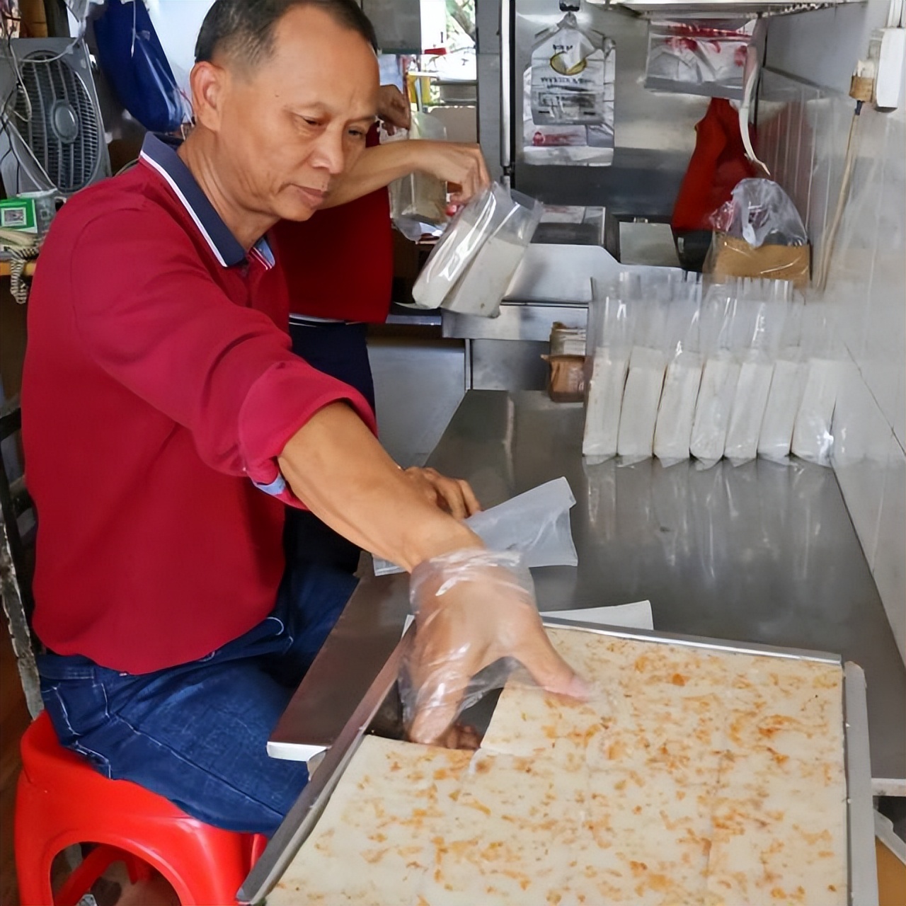 高要特色手信制作过程 白土煎堆制作方法 疍家糕传统制作工艺_高要为什么吃蛋黄