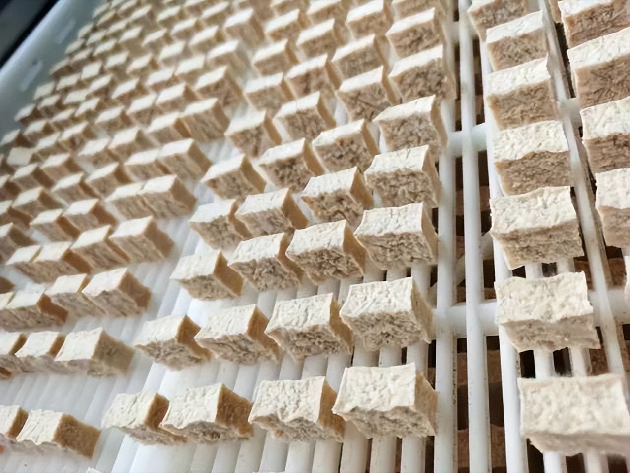 高要为什么吃蛋黄_高要特色手信制作过程 白土煎堆制作方法 疍家糕传统制作工艺