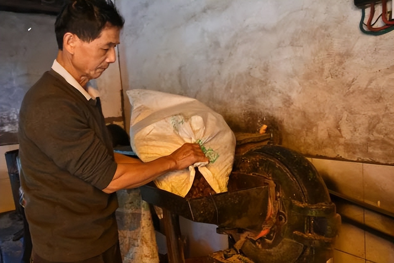 高要为什么吃蛋黄_高要特色手信制作过程 白土煎堆制作方法 疍家糕传统制作工艺