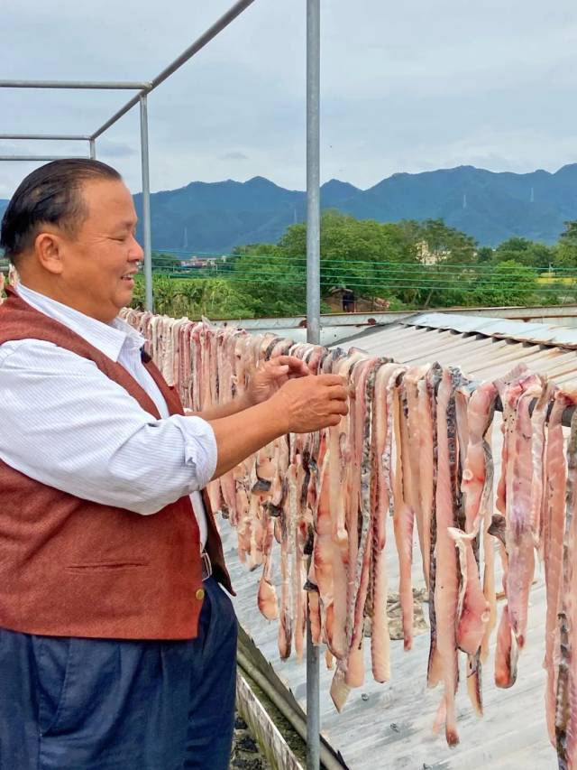 高要为什么吃蛋黄_高要特色手信制作过程 白土煎堆制作方法 疍家糕传统制作工艺