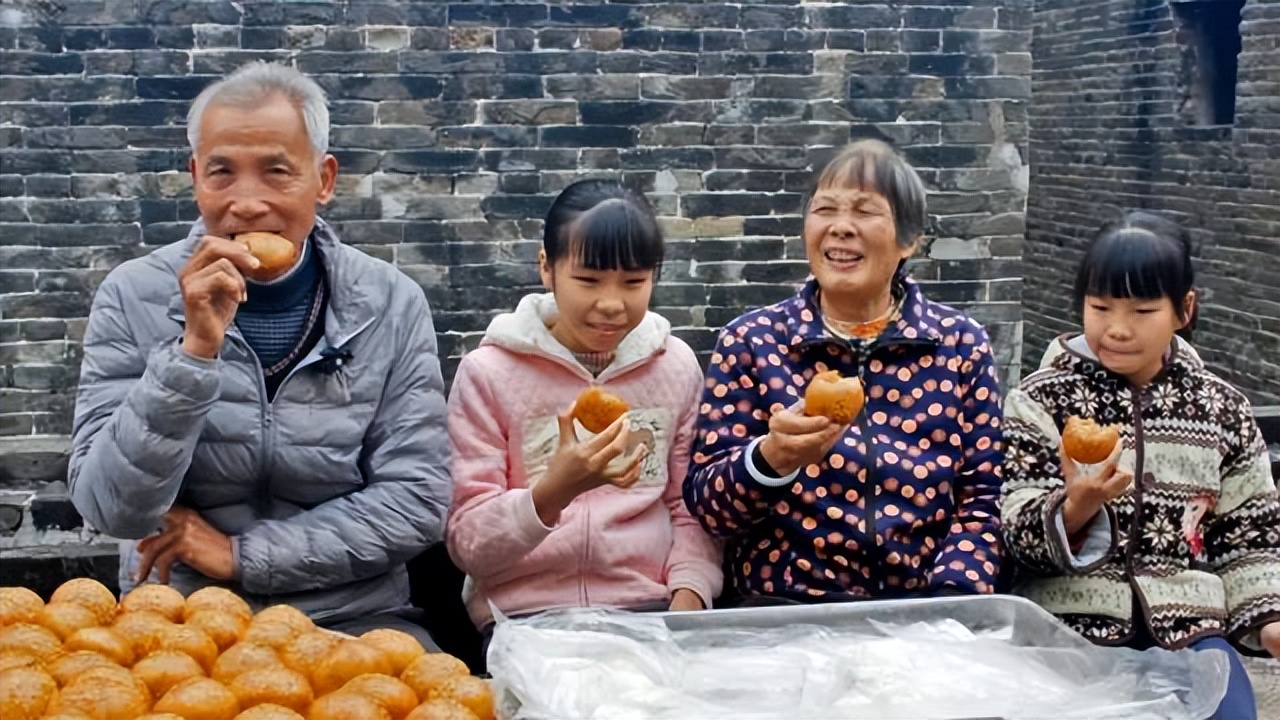 高要为什么吃蛋黄_高要特色手信制作过程 白土煎堆制作方法 疍家糕传统制作工艺