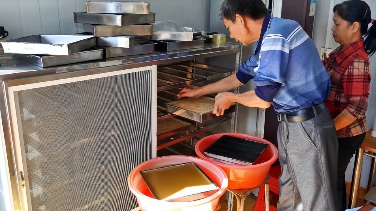 高要为什么吃蛋黄_高要特色手信制作过程 白土煎堆制作方法 疍家糕传统制作工艺