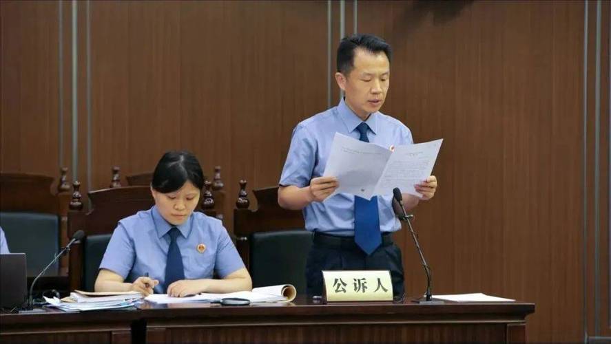 上海机器人炒股非法荐股案_机器人炒股量化交易软件侵权_炒股软件下载排行2025