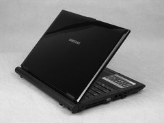 网上炒股优势及风险_网上炒股入门教程_新手炒股看什么书