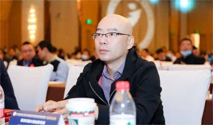 期货日内盈利真相：冠军丁伟峰的交易系统逻辑与投资历程